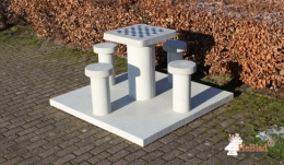 Schachspieltisch aus Beton poliert für 4 Personen